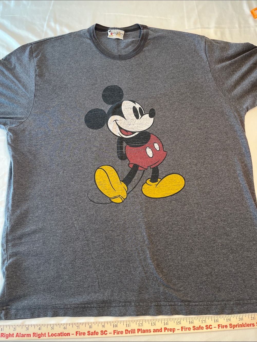 Walt Disney World Vintage Style Mickey Mouse Graphic T-Shirt Adult Large Gray